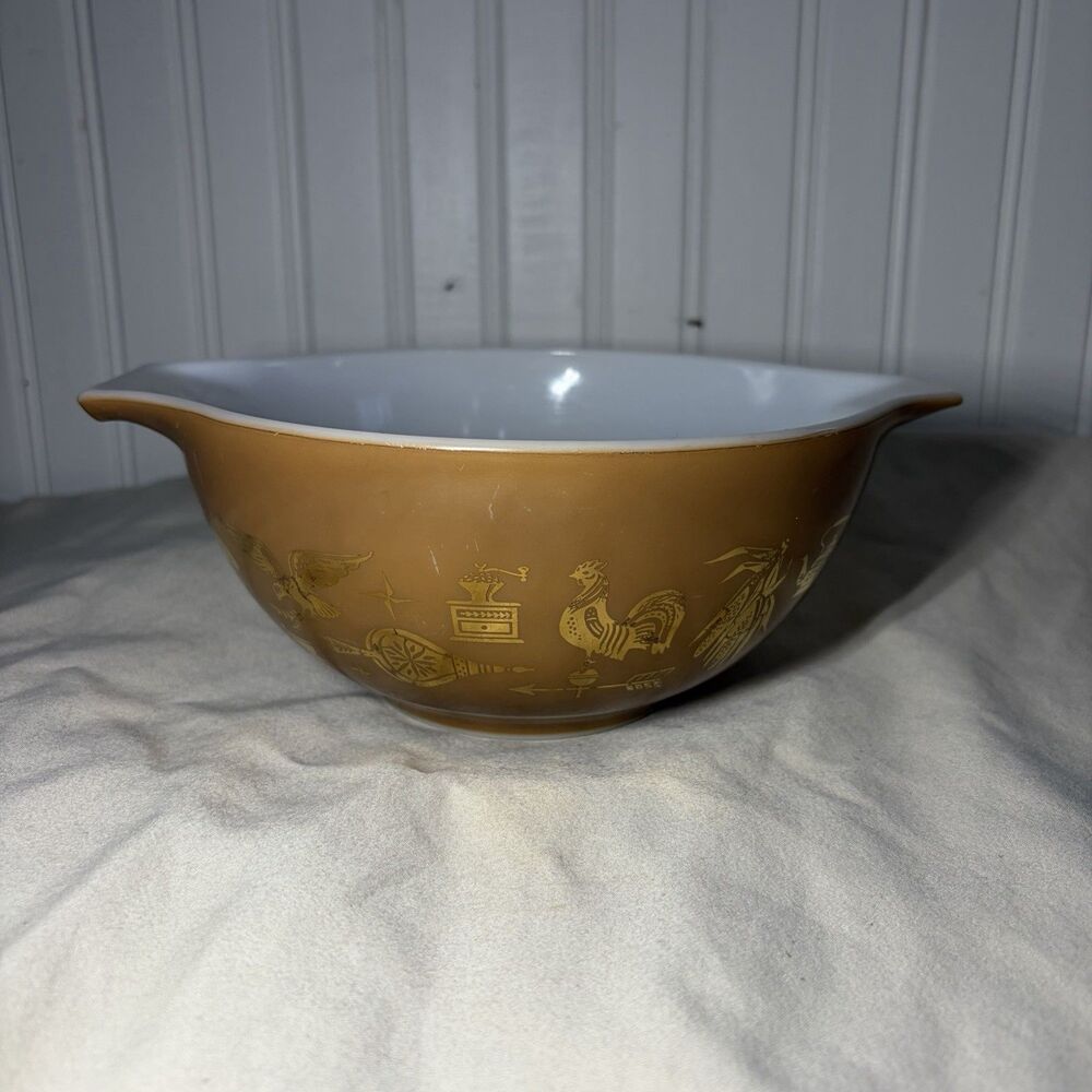Pyrex #442 Early American 1 1/2 Qt Cinderella Bowl, Nesting Mixing Bowl, Vintage